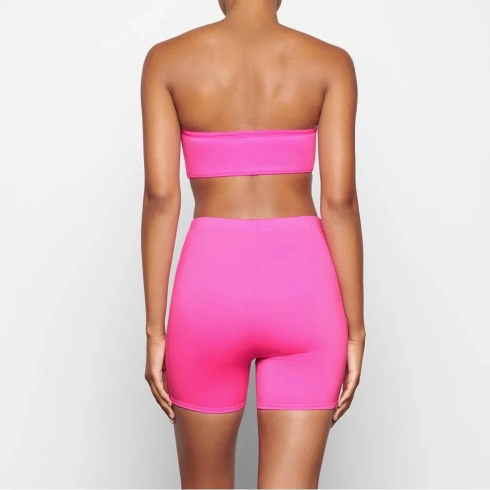 Skims NWT Fits Everybody Biker Shorts in Neon Pink Size 2X